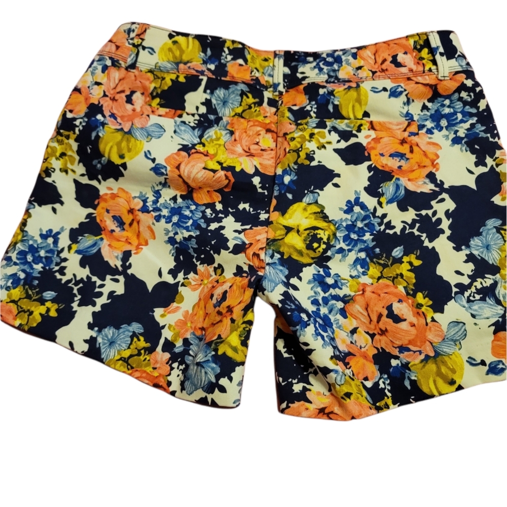 Ladies shorts sz 4 Isaac Mizrahi floral like new